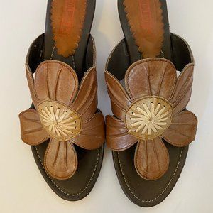 Pikolinos Papiro Flower Leather Slides
